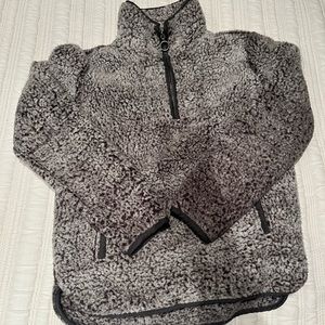 THREAD AND AUPPLY SHERPA, WORN TWICE, SIZE XS, GOOD CONDITION